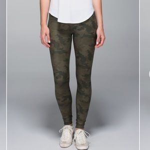 Lululemon camo wunder unders